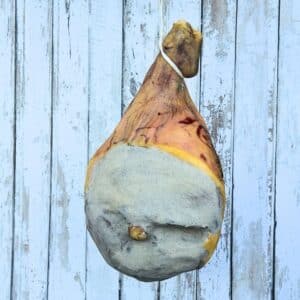 jambon de bayonne entier avec l'os