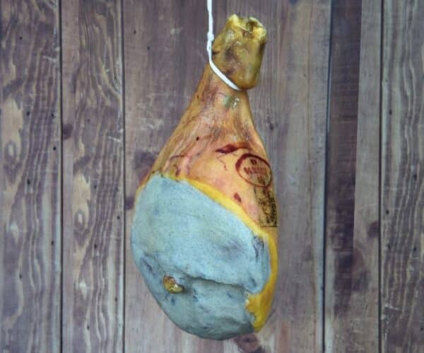 Jambon de Bayonne sec IGP entier à l'os (7,5 à 8 kilos)