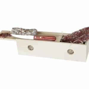 image de cave à saucisson en bois