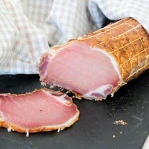photo morceau de lomo séché porc sous vide