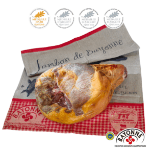 Image de jambon de bayonne entier désossé sous vide