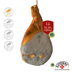 Photo de jambon cru entier sec à l'os IGP Jambon de Bayonne 14 mois d'affinage